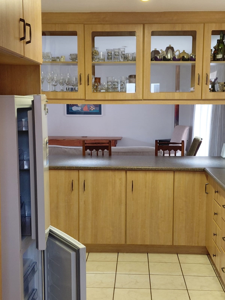 To Let 4 Bedroom Property for Rent in Stilbaai Wes Western Cape